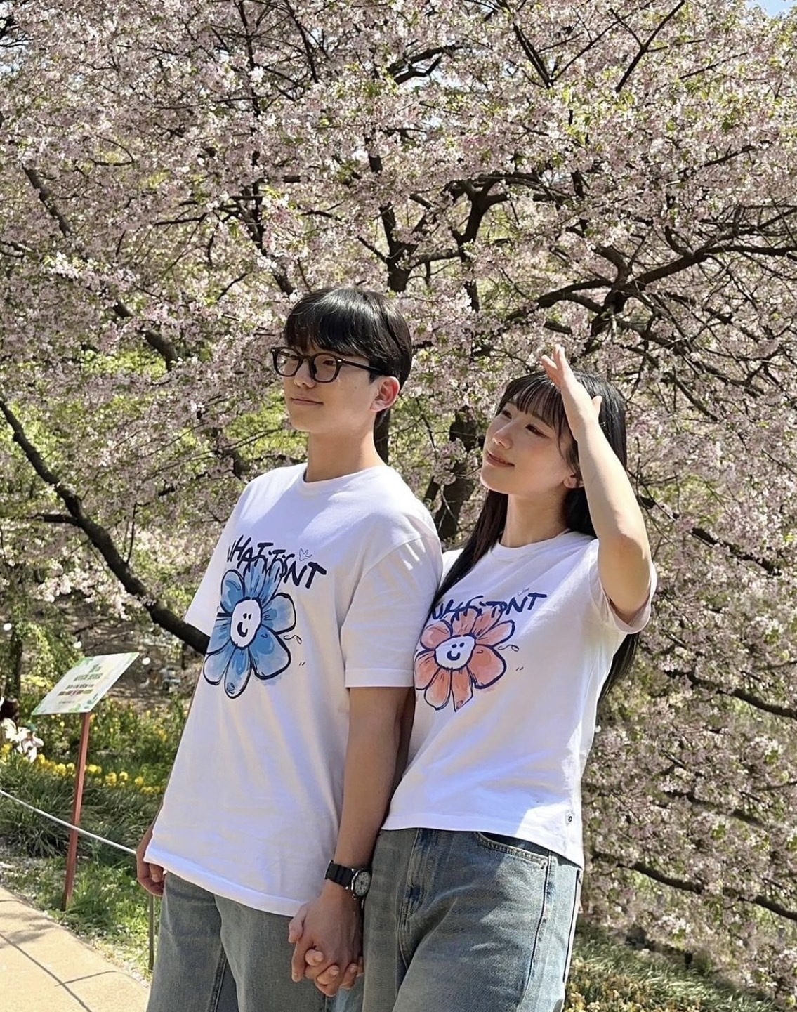 #現貨 韓國  WHAT IT ISNT 小天使 笑臉花花短踢 短袖上衣