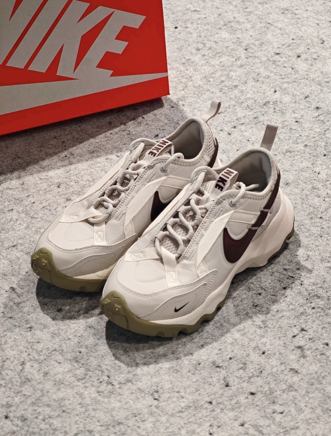 KTQ STORE ‧ Nike TC 7900 grau 酒紅 米白 老爹 DD9682-003