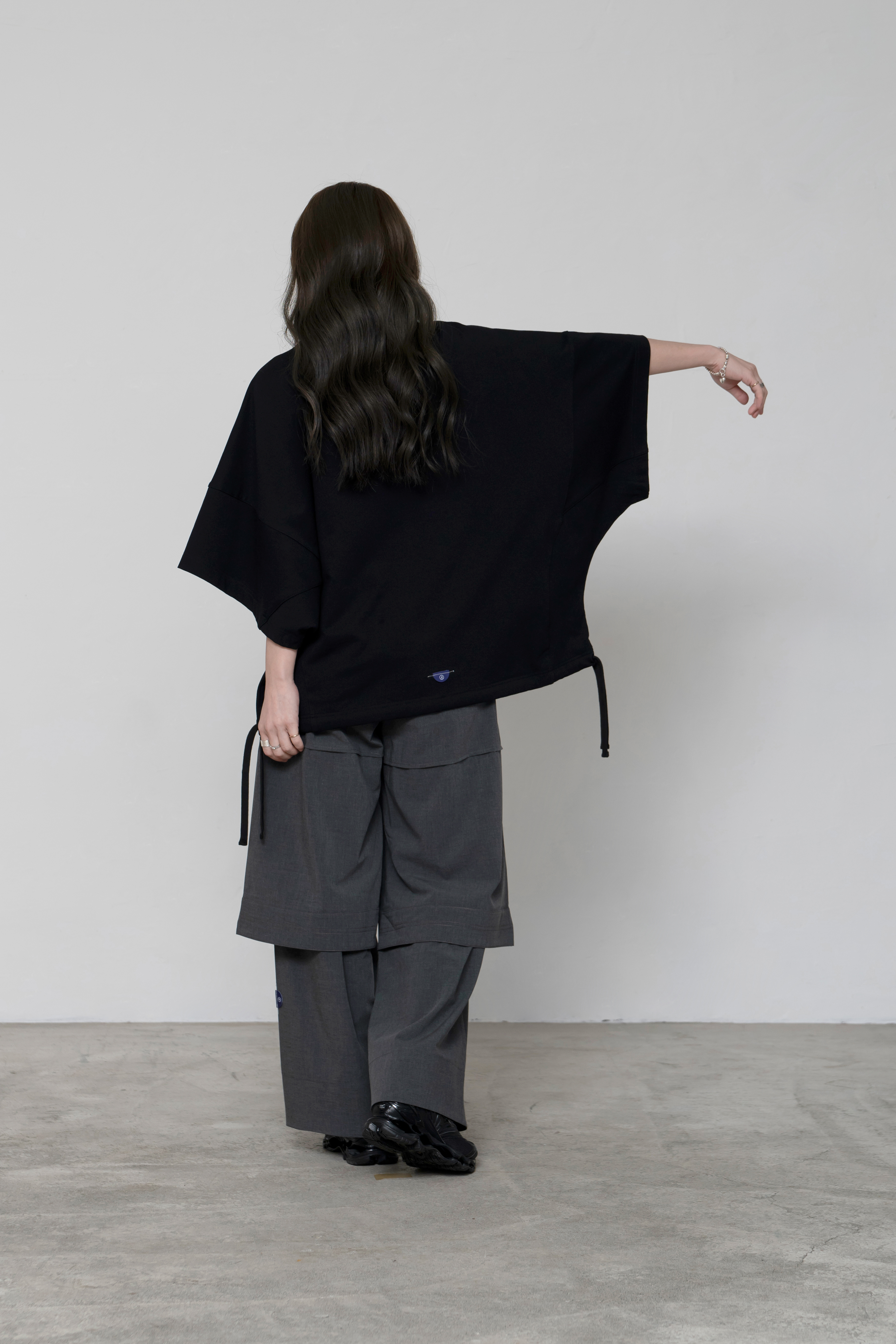 RE:tain - T-shaped Tee | Black