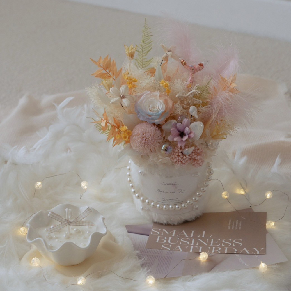 海洋珍珠毛毛永生盆花 人魚色玫瑰花＆貝殼波浪香氛蠟燭