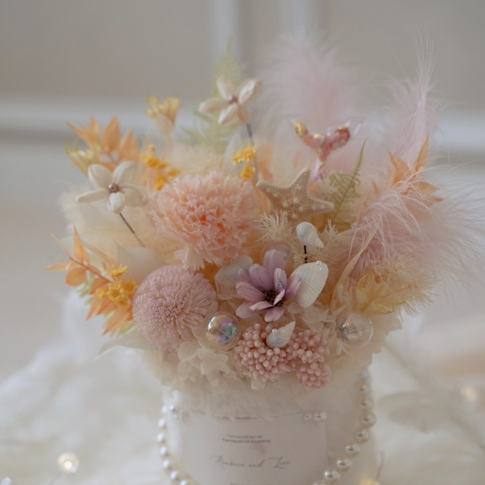 海洋珍珠毛毛永生盆花 蜜糖香檳康乃馨＆貝殼波浪香氛蠟燭