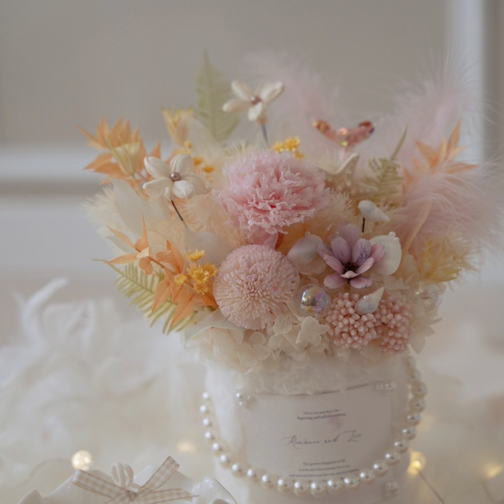 海洋珍珠毛毛永生盆花 櫻花粉康乃馨＆貝殼波浪香氛蠟燭