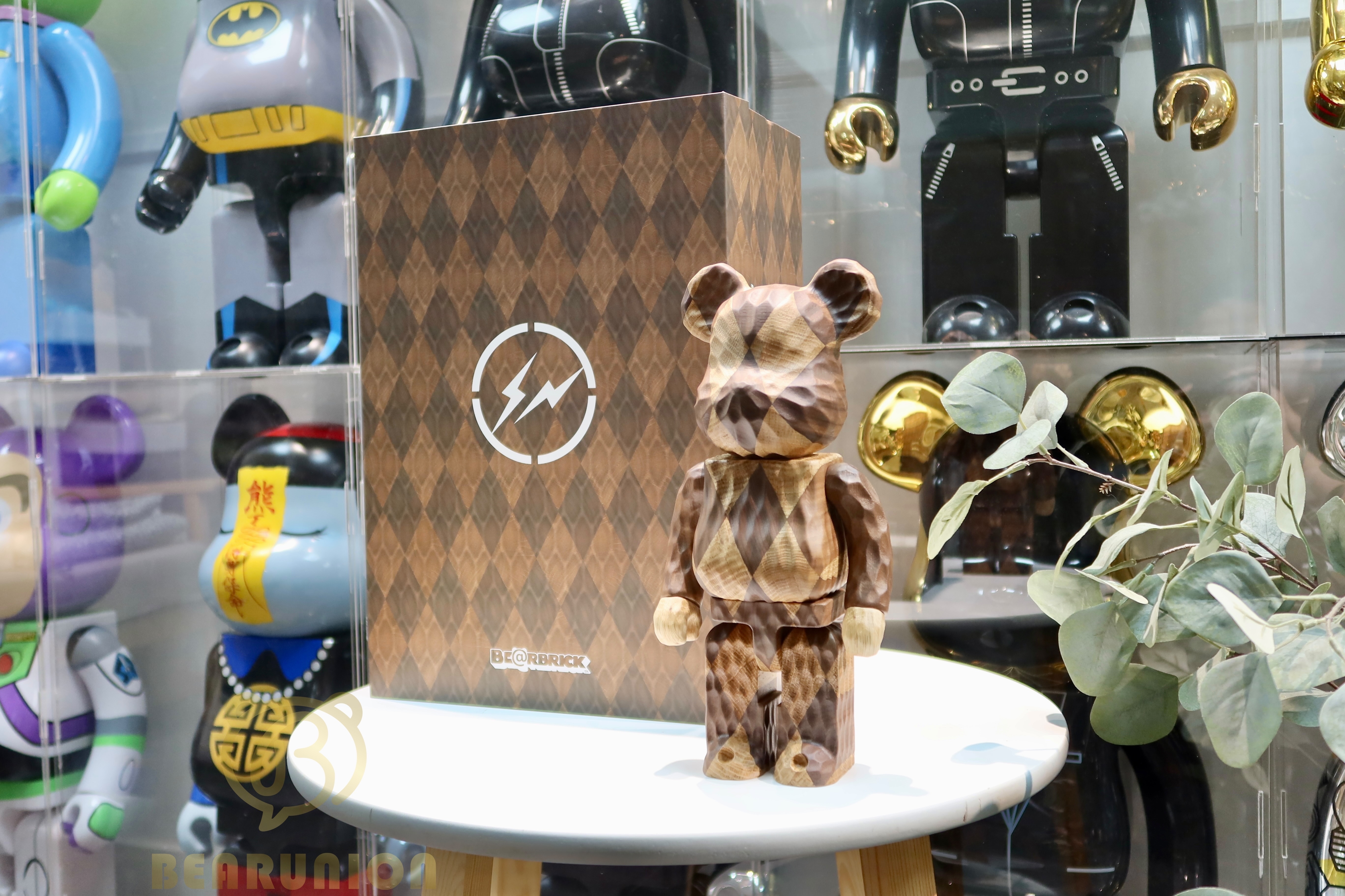 🎏預訂🎏Bearbrick 400% カリモクfragmentdesign carved wooden