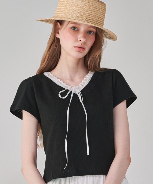 RONRON STRING RIBBON LACE V NECK SLIM CROP T SHIRT