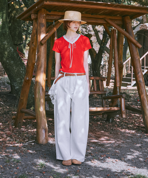 RONRON STRING RIBBON LACE V NECK SLIM CROP T SHIRT