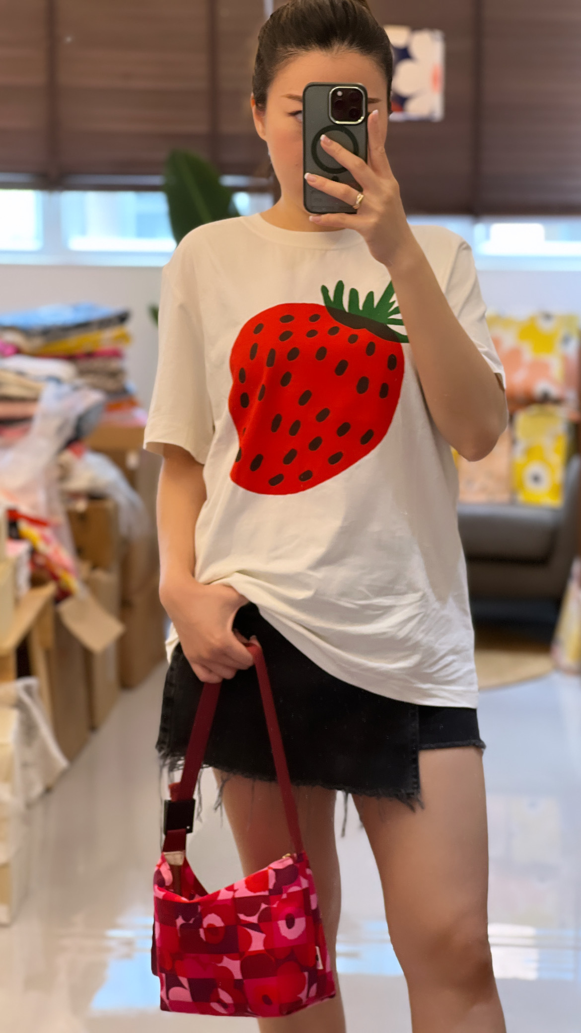 代購現貨  | Marimekko Cute Cute一大粒士多啤梨 Tshirt