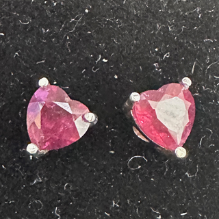 T512愛心紅石榴石耳環