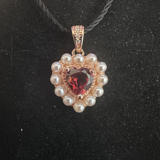 T537小公主愛心石榴石吊墜