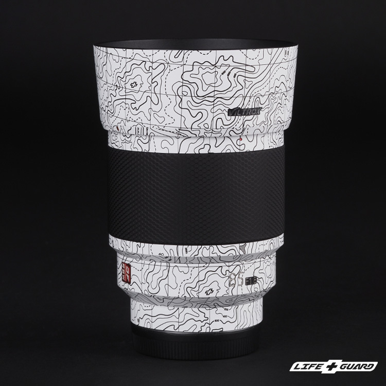 等高白貼膜質感特寫，LIFE+GUARD 設計風格