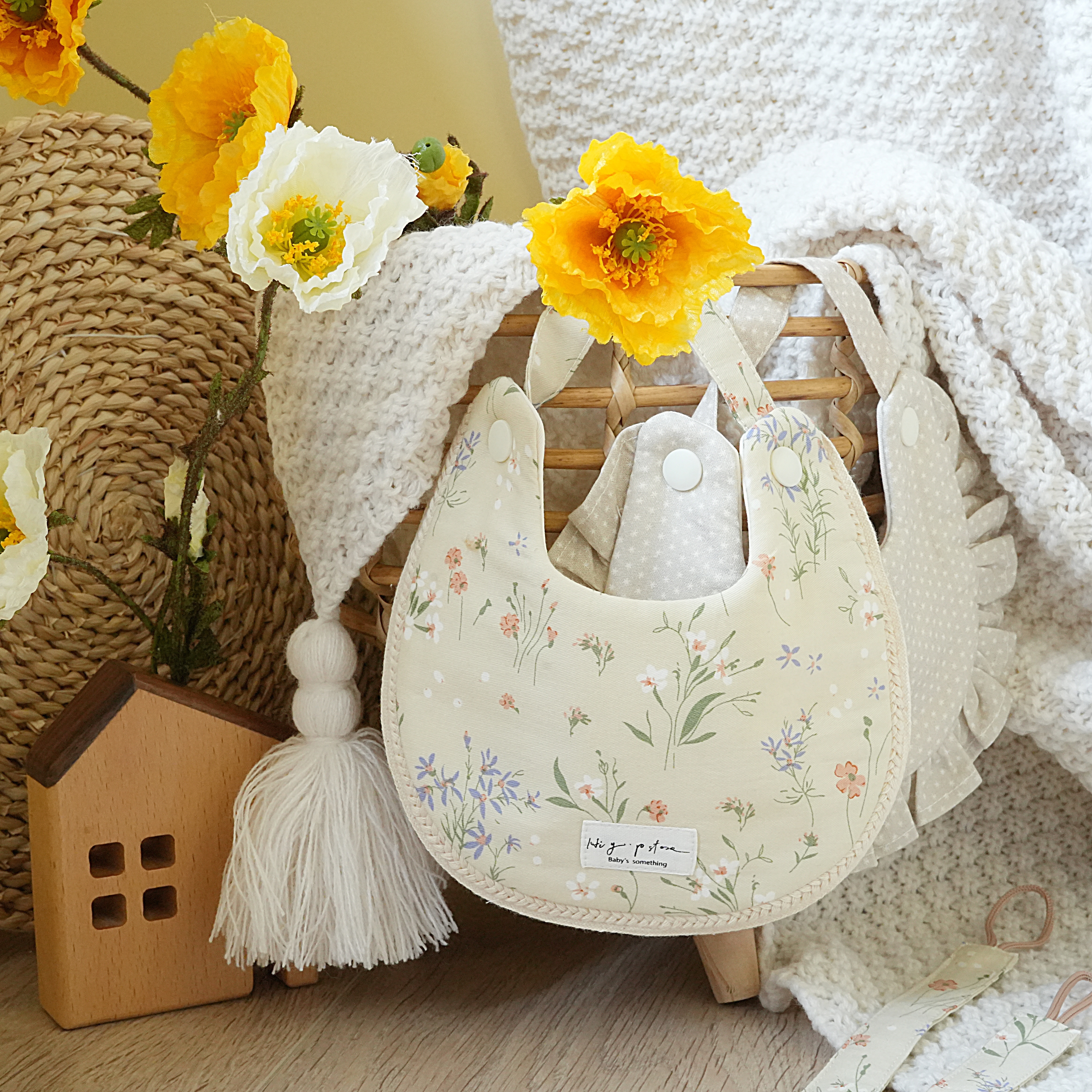 Hi Y.P store-手作圍兜-清晨花露