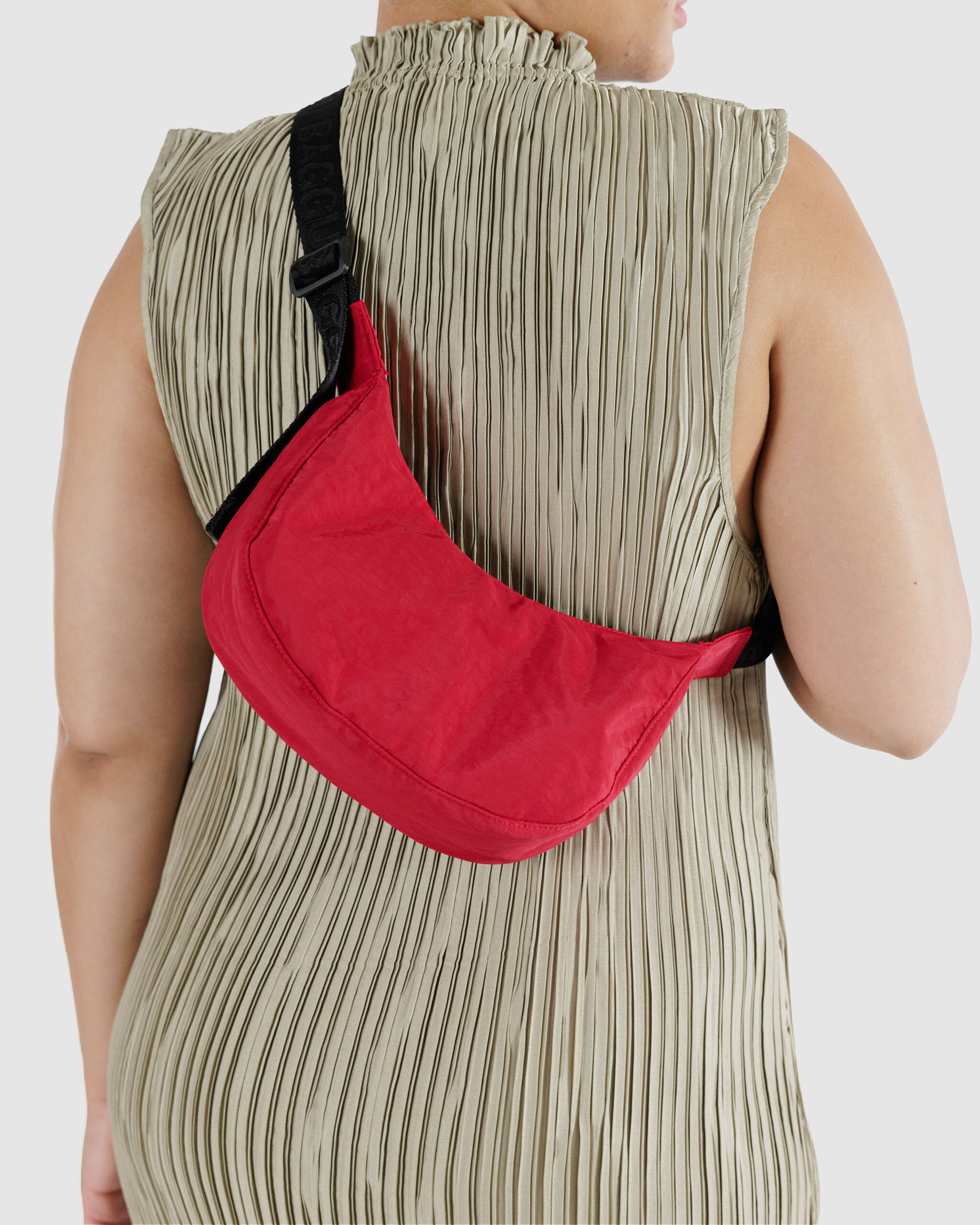 Small Nylon Crescent Bag - Candy Apple | BAGGU