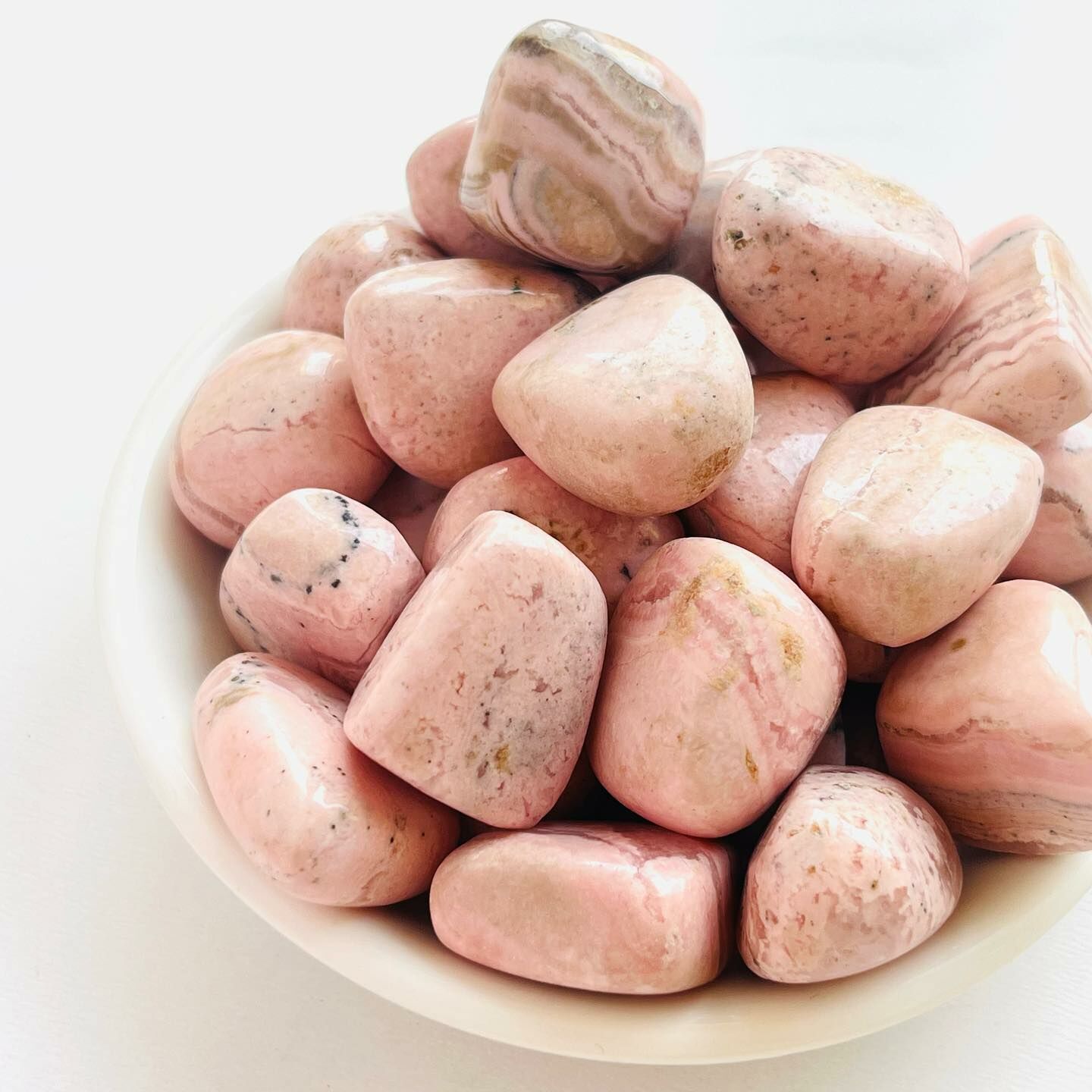 [原石] 菱錳礦 / 紅紋石 水晶滾石