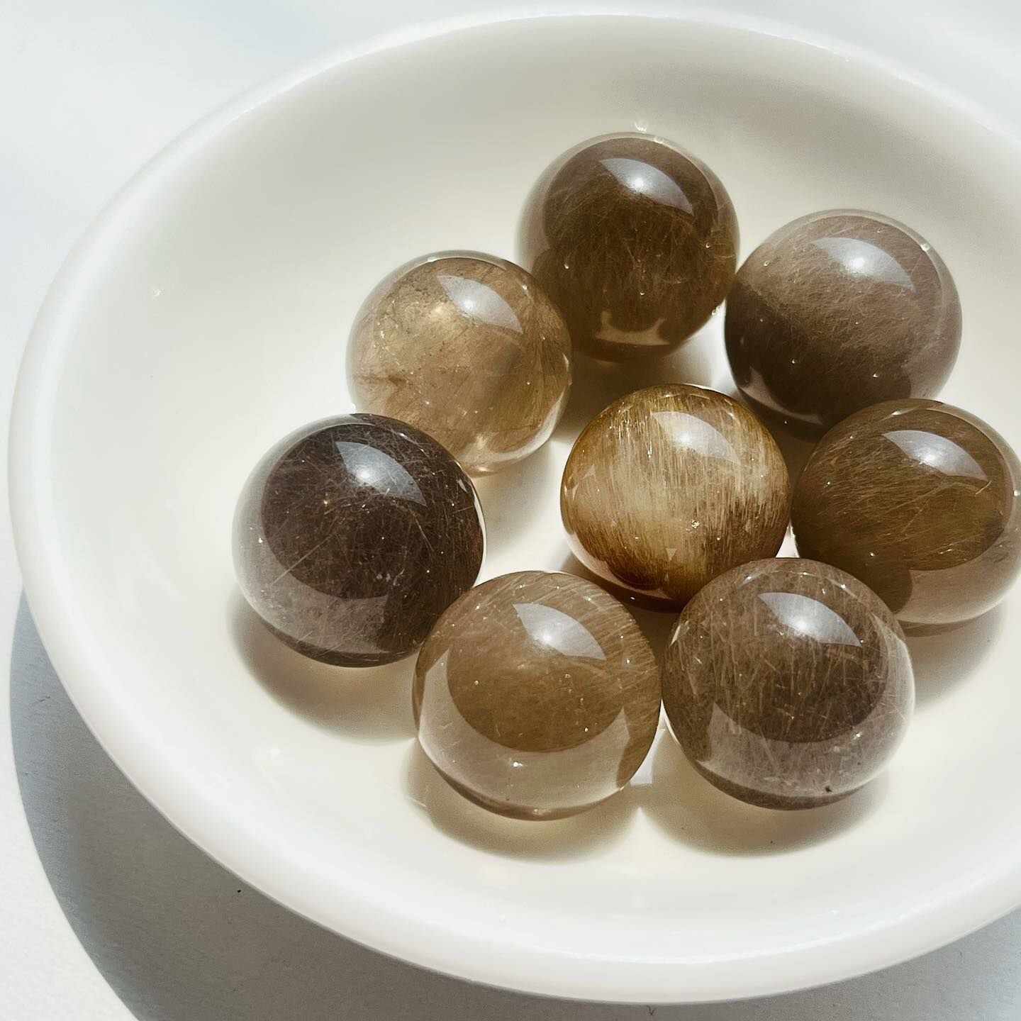 [原石] 白兔毛 / 銀鈦髮晶 水晶小球