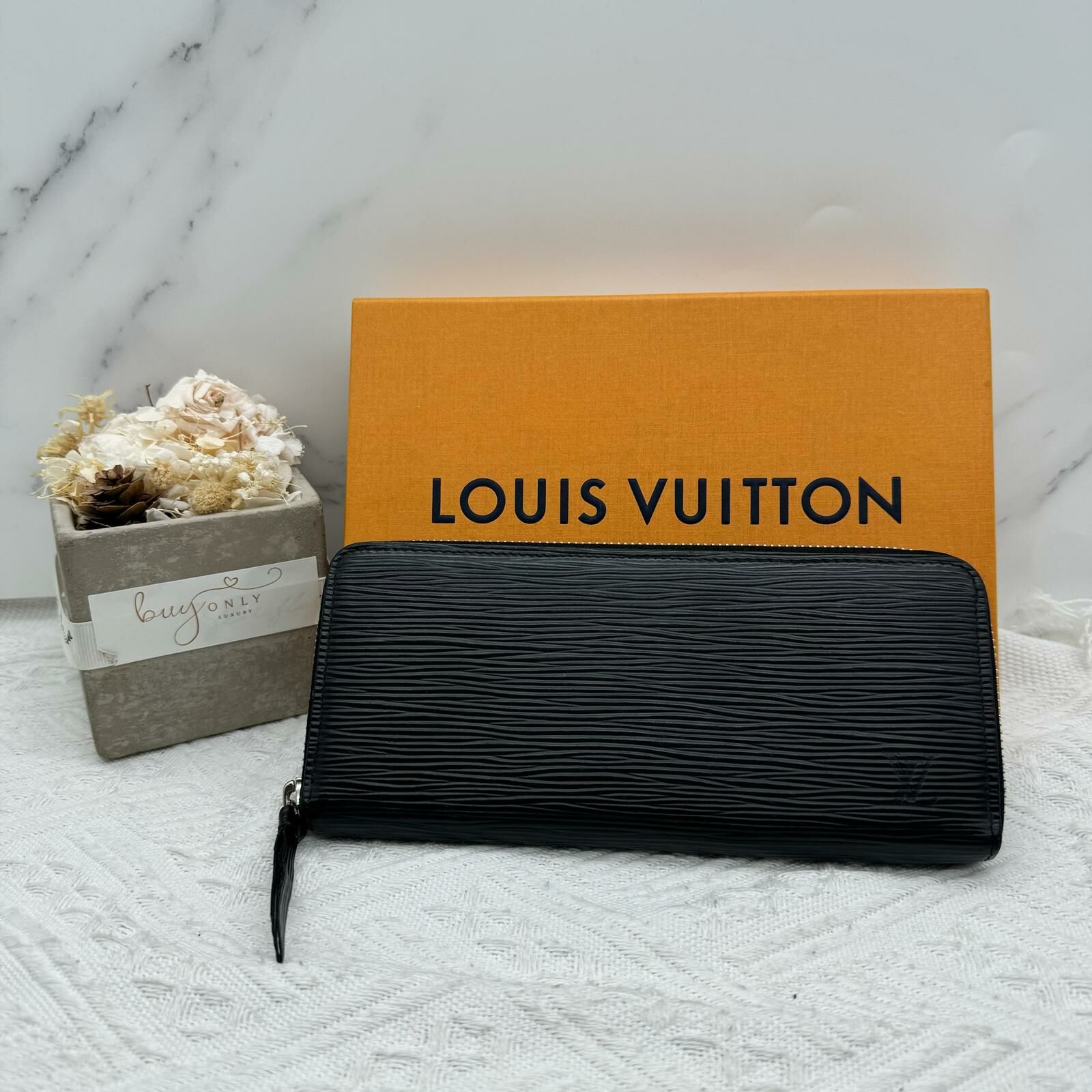 LV epi long wallet