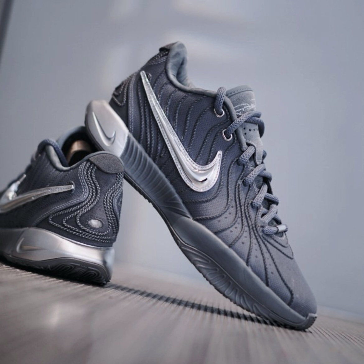 ナイキ LEBRON XXI EP 31cm レブロン21 cool grey Nike Lebron 21 cool grey レブロン 21 ナイキ - メルカリ