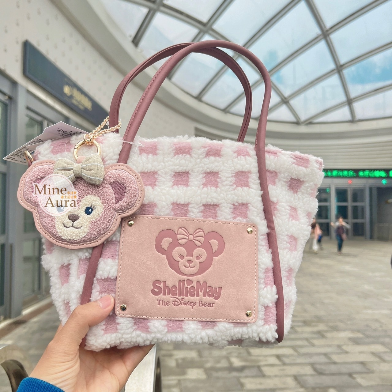 (限時特價) 雪莉玫 ShellieMay 毛毛格紋設計 大頭吊飾  手提包 托特包 -上海迪士尼樂園
