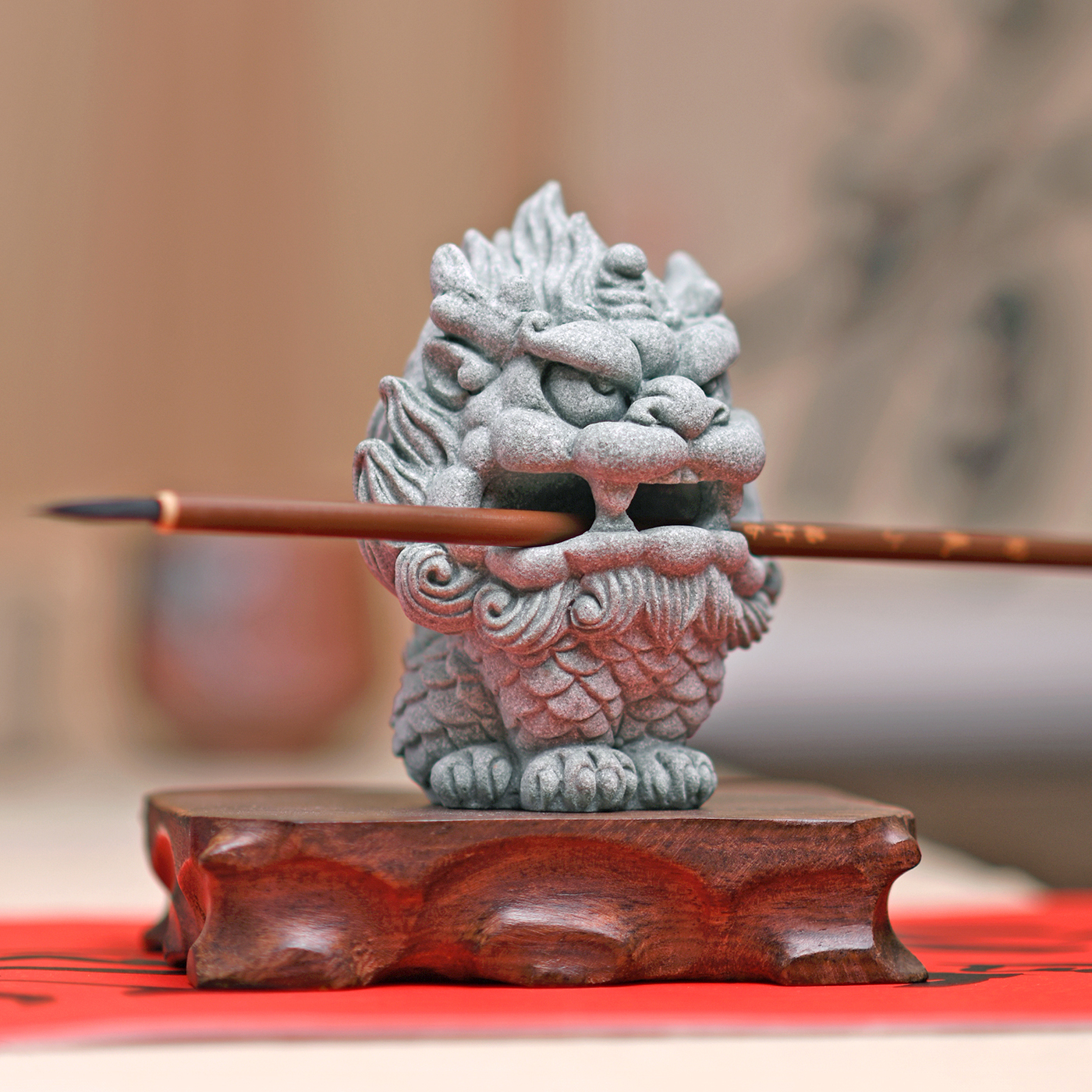 傳藝工坊- 『咬錢祥瑞小神獸』青砂石塑筆架茶寵