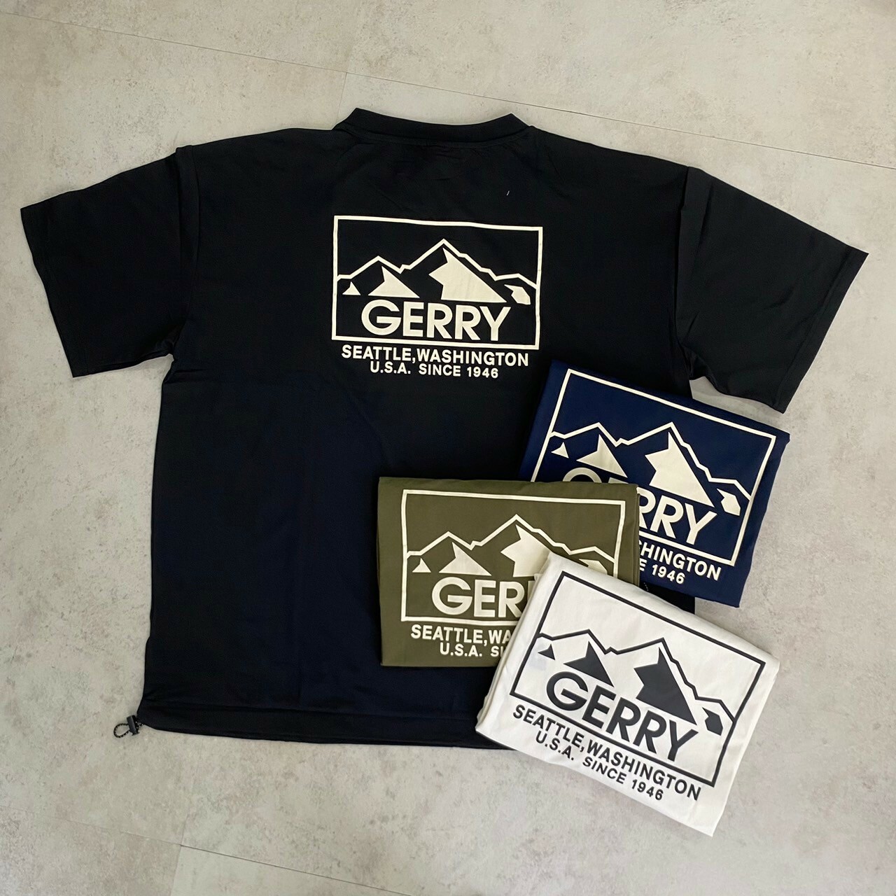 Gerry 刺繡Logo背後山脈短Tee GE24SU05