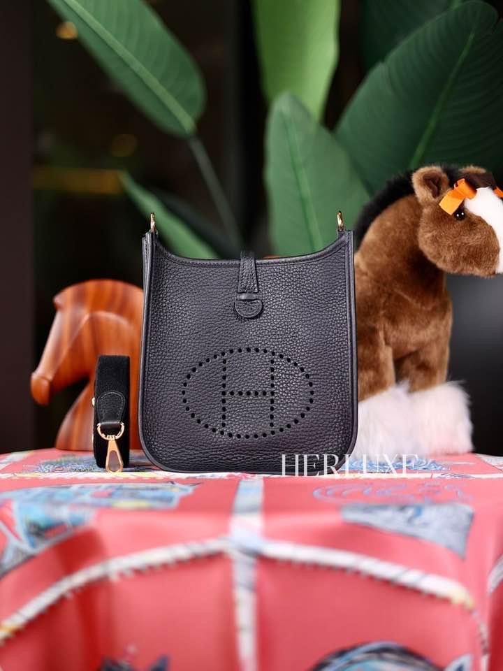 Evelyne mini 89 noir cc tc K (一代：肩帶長105cm)