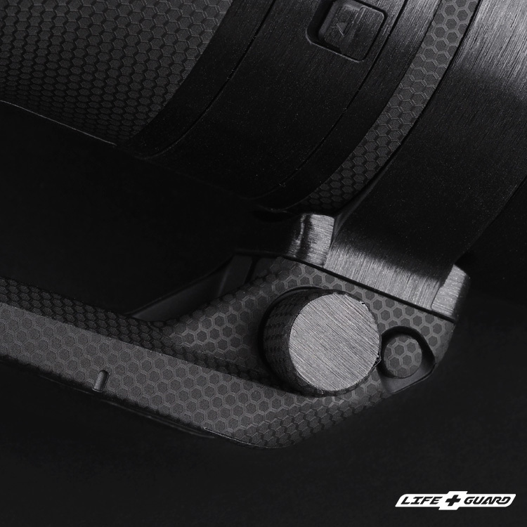 髮絲黑貼膜質感特寫，LIFE+GUARD 設計風格