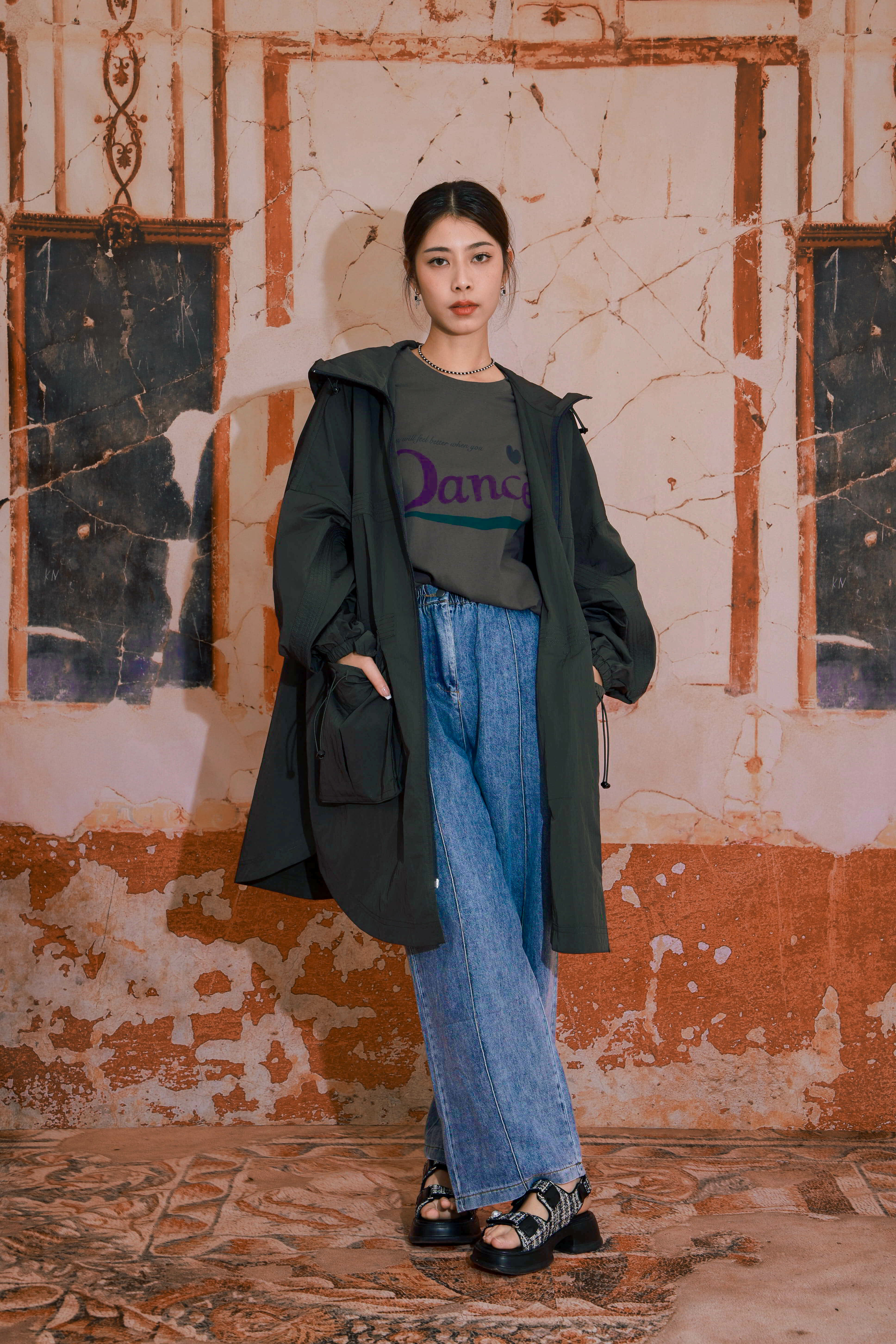 造型 851（外套＋Tee＋牛仔褲）