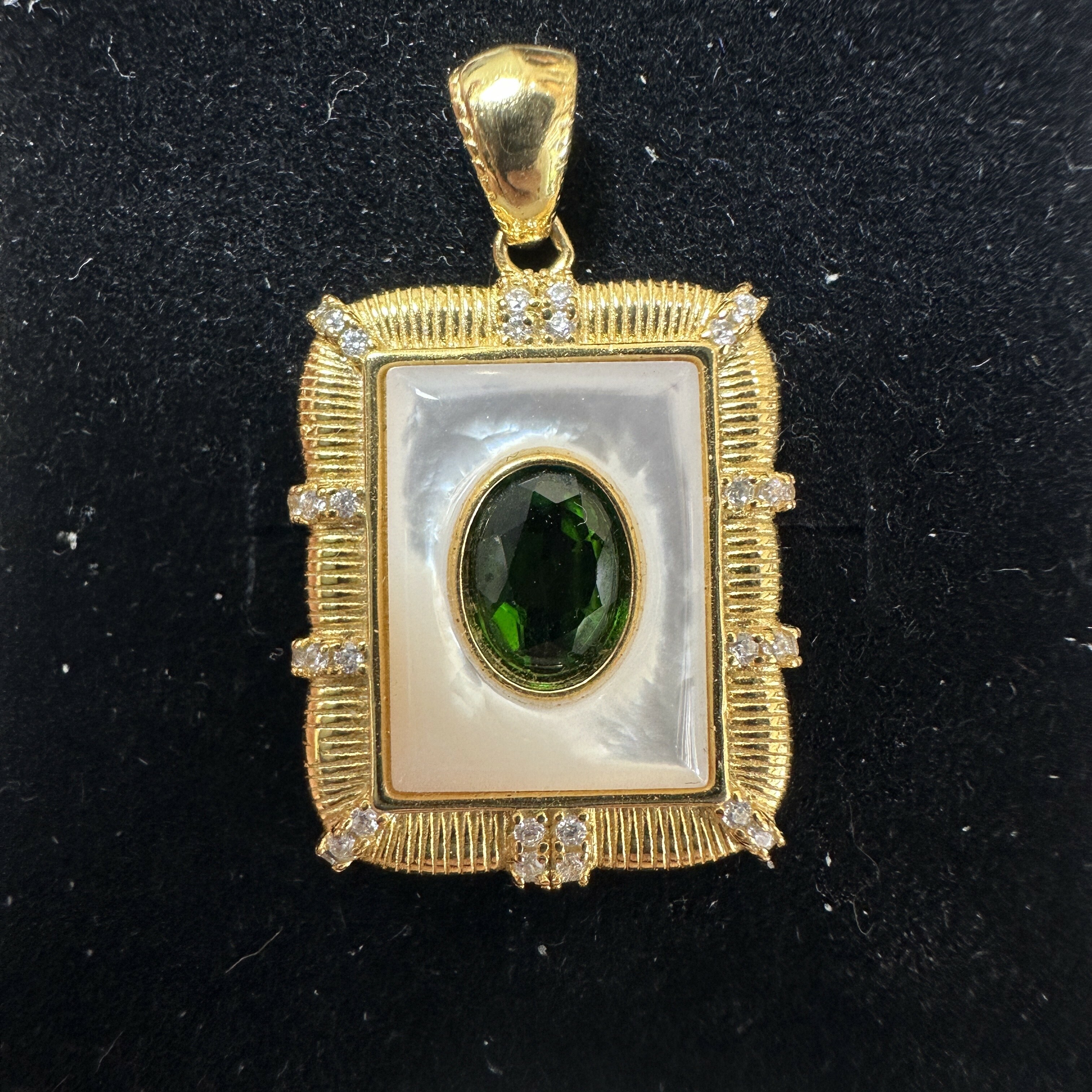 T45透輝石相框吊墜