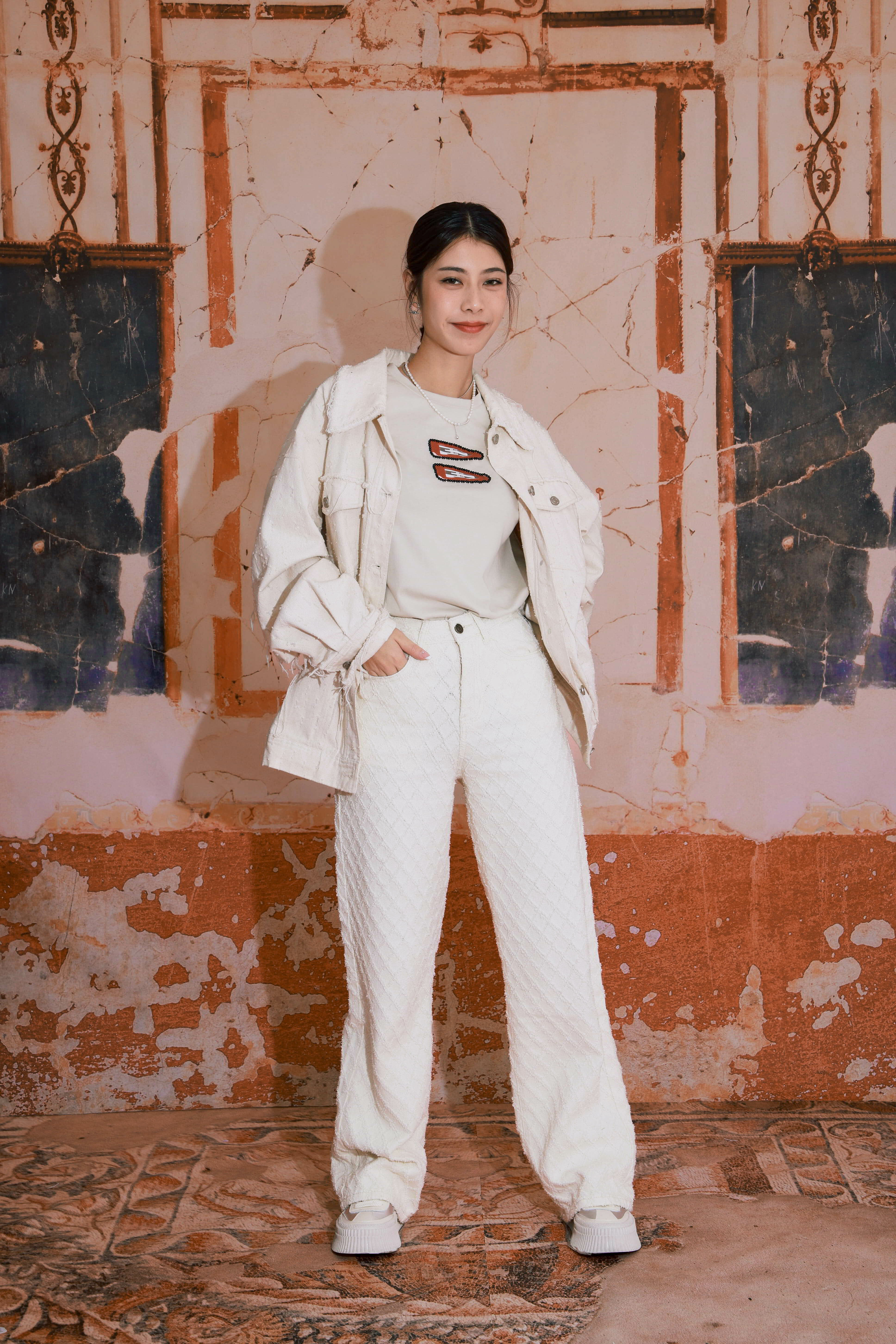 造型 857（外套＋Tee＋長褲）