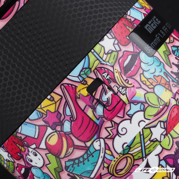 LIFE+GUARD 貼膜質感特寫，LIFE+GUARD 塗鴉粉設計風格