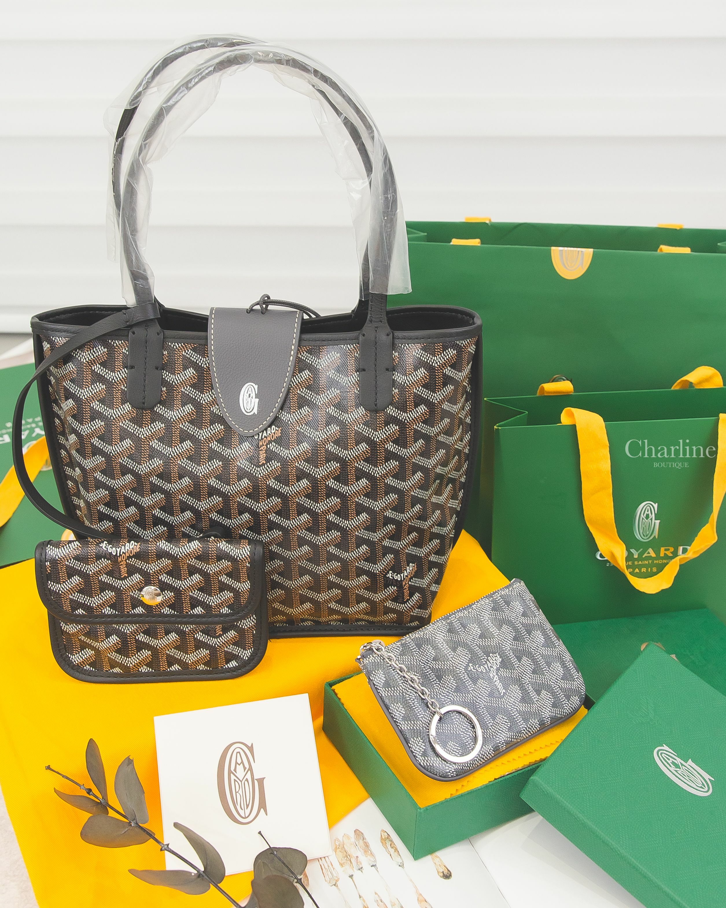 Goyard Croc Universel 灰色小牛皮磁吸吊飾,Goyard Nano Key Pouch 灰色小牛皮黃色內裡銀釦拉鍊鑰匙零錢包,Goyard Anjou 黑色黑提把迷你無拉鍊托特包-Charline Boutique 精品代購
