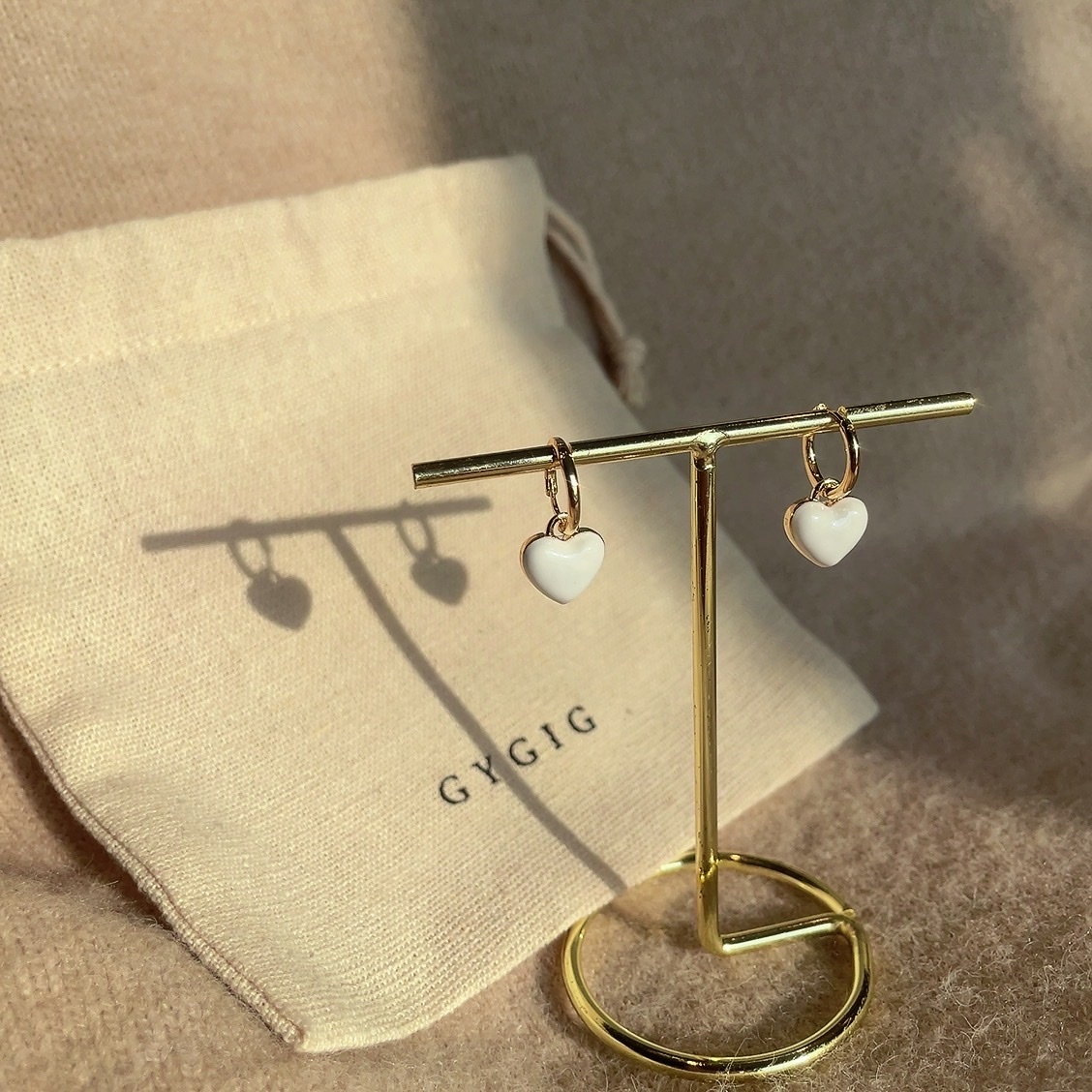 14k白釉金桃心小墜耳釦釘