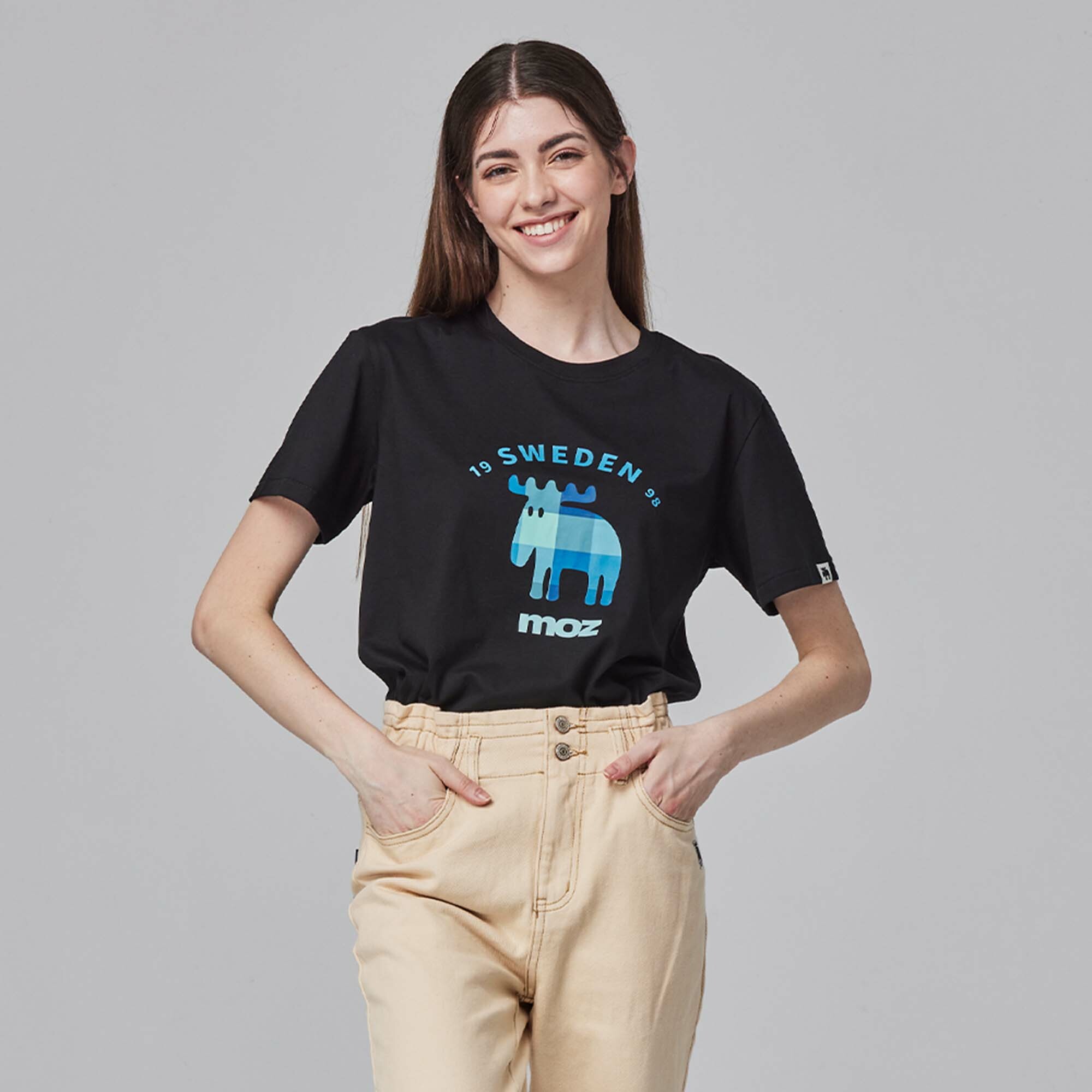 moz瑞典 格紋駝鹿 舒適柔棉 100%純棉短T-萬年黑(亞洲版)男女共款