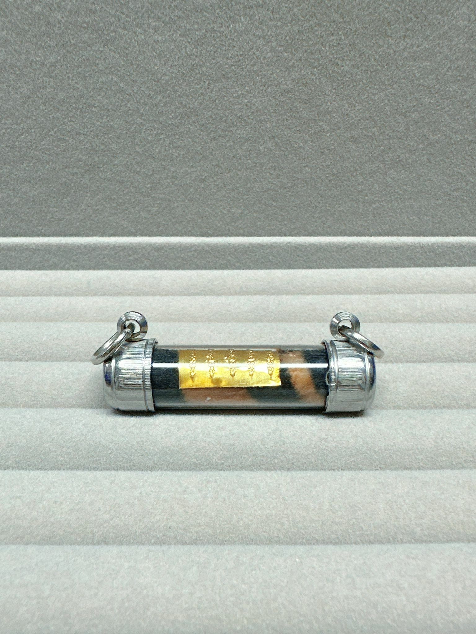 龍婆批雲大師供請 早期超強護主獸皮符管