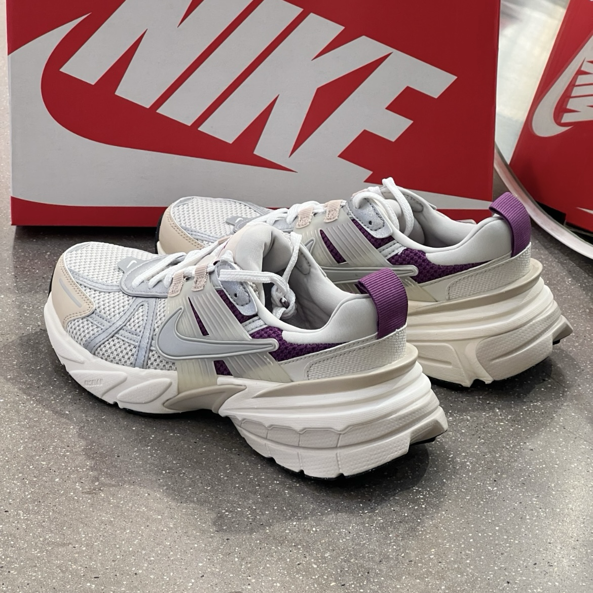 Nike V2K Run Premium Light Bone 復古紫白 米白銀紫 Y2K 老爹鞋