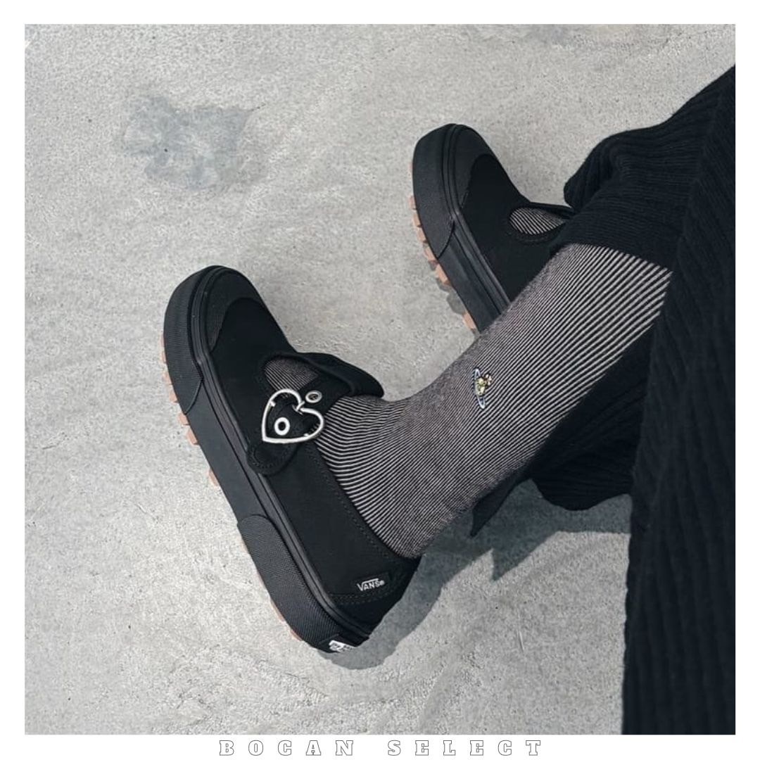 VANS STYLE 93 愛心鞋扣 瑪莉珍鞋（VN0A3XTJBKA）