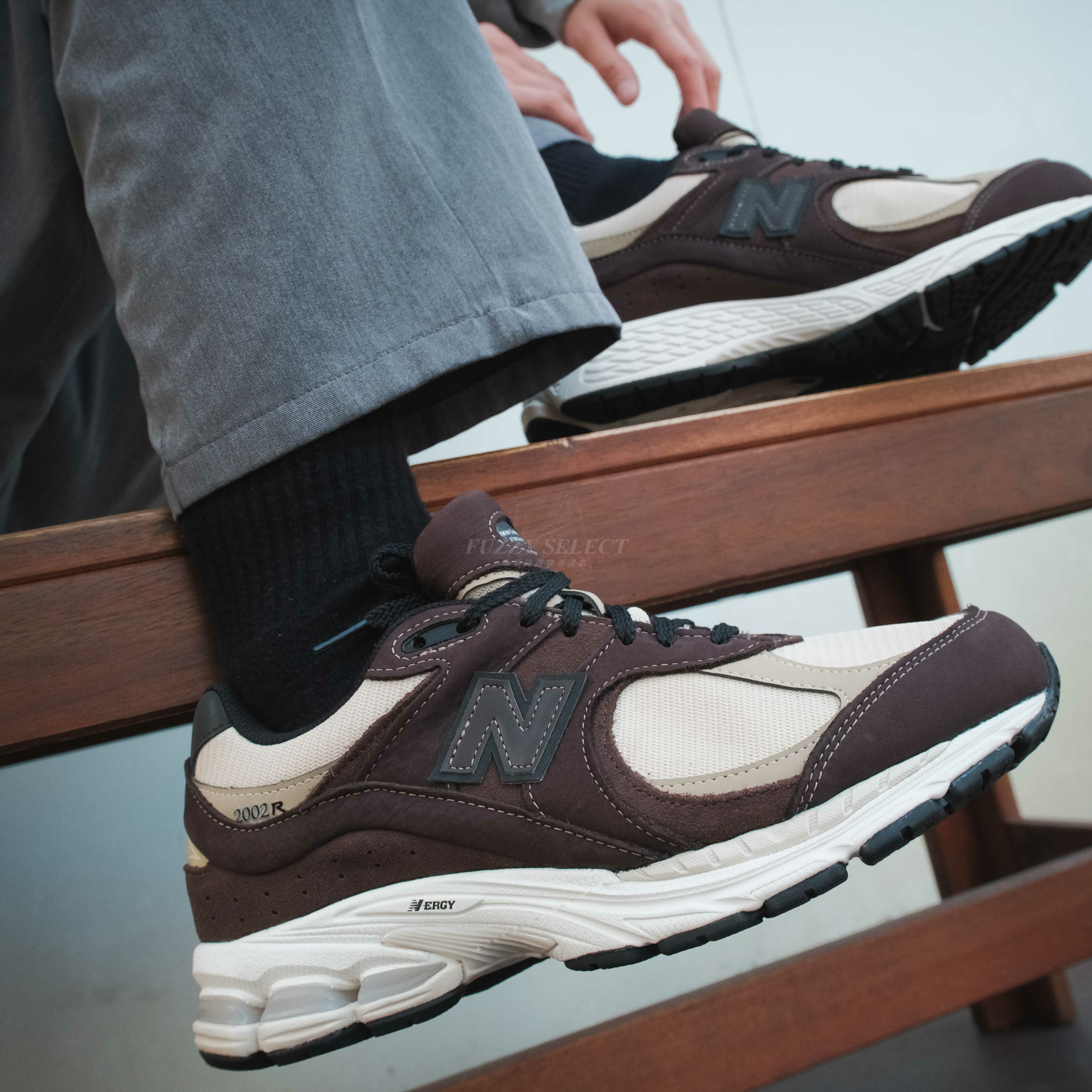【逢甲 FUZZY】New Balance 2002R GORE-TEX 防水 咖啡牛奶 復古 慢跑 M2002RXQ