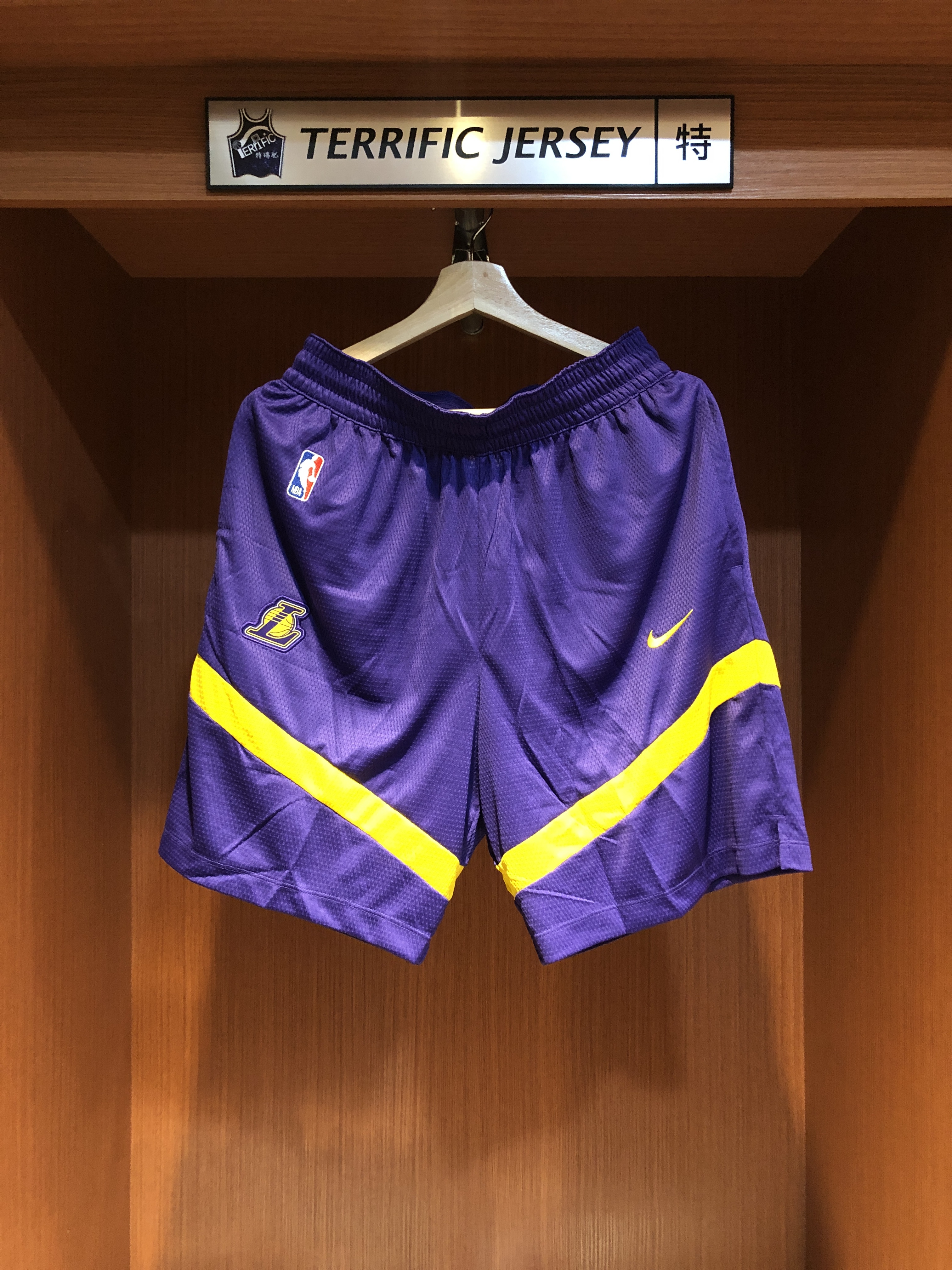 NBA球褲 Los Angeles Lakers 洛杉磯湖人 熱身球褲 賽前熱身 球員實穿 訓練用 Nike On-Court Practice Warmup Performance Shorts 有口袋 全新
