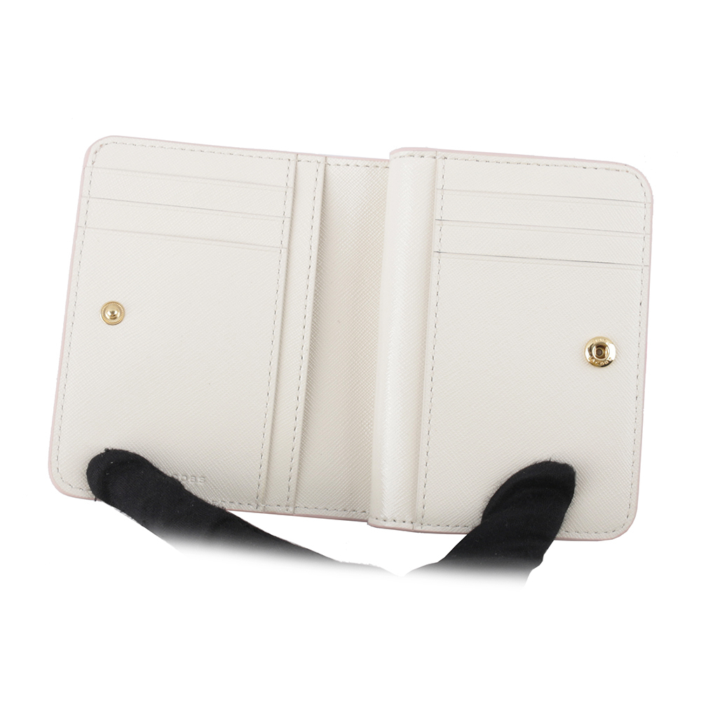 【MARC JACOBS】The Snapshot 防刮皮革暗釦二折撞色短夾(玫瑰粉) 2F3SMP062S07 695