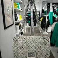 [S] KARL LAGERFELD LH0HI283 AGYNESS BOUCLE SHOULDER BAG,MIST, 196788700277 (SKL965)