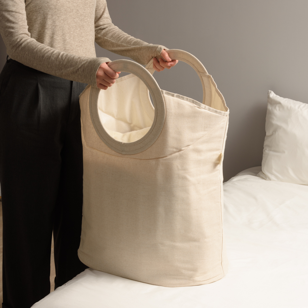 ALFIO 直立式收納籃有居家與外出洗衣都方便的提把設計