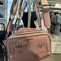 [S] KARL LAGERFELD LH6EU9BJ MAYBELLE ROUND HEAD DUO CAMERA CROSSBODY,ROSE SMOKED, 196788696600 (SKL981)