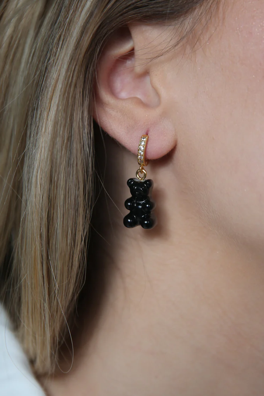 Crystal Haze｜NOSTALGIA BEAR 金色鑲鑽復古黑色小熊耳環