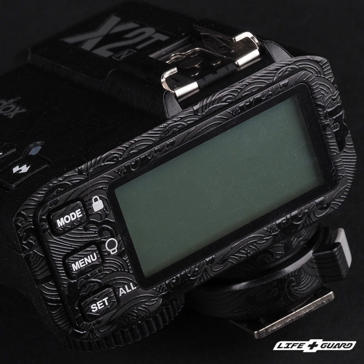 LIFE+GUARD 貼膜安裝示意，適用 Godox X2T