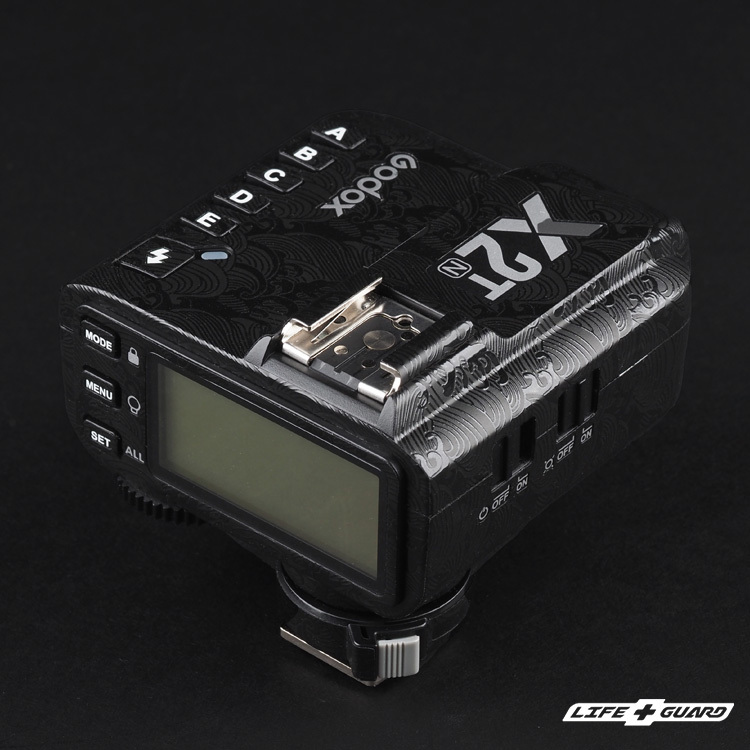 LIFE+GUARD 貼膜安裝示意，適用 Godox X2T