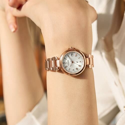 萬年鐘錶 - 限定款 Citizen 星辰錶  XC   玫瑰金光動能電波女錶  EC1037-69A  錶徑27.8MM
