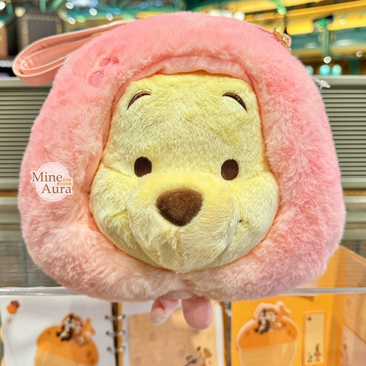 (限時特價) 小熊維尼 Winnie the Pooh 水蜜桃系列 絨毛大頭 斜背 小包 -上海迪士尼樂園