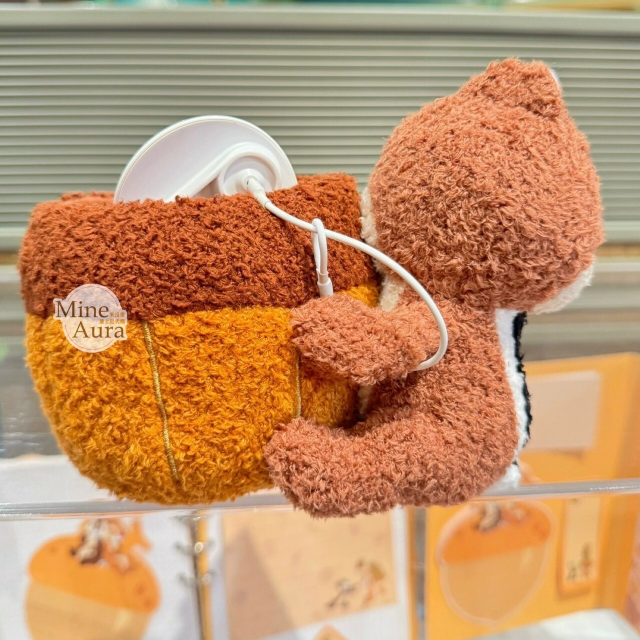 (限時特價) 黑鼻 奇奇 Chip 抱栗子造型 絨毛 筆筒 擺飾品 奇奇蒂蒂 Chip 'n Dale -上海迪士尼樂園