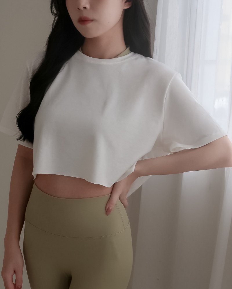 Basic short T-shirt 短版短袖上衣 / 白