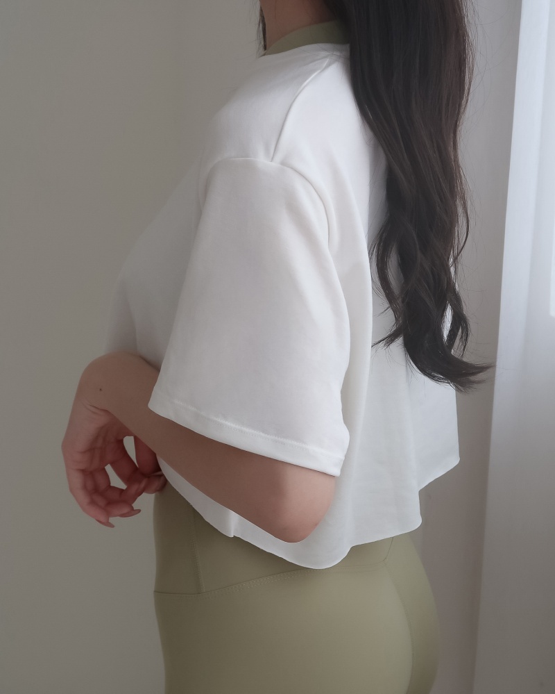 Basic short T-shirt 短版短袖上衣 / 白