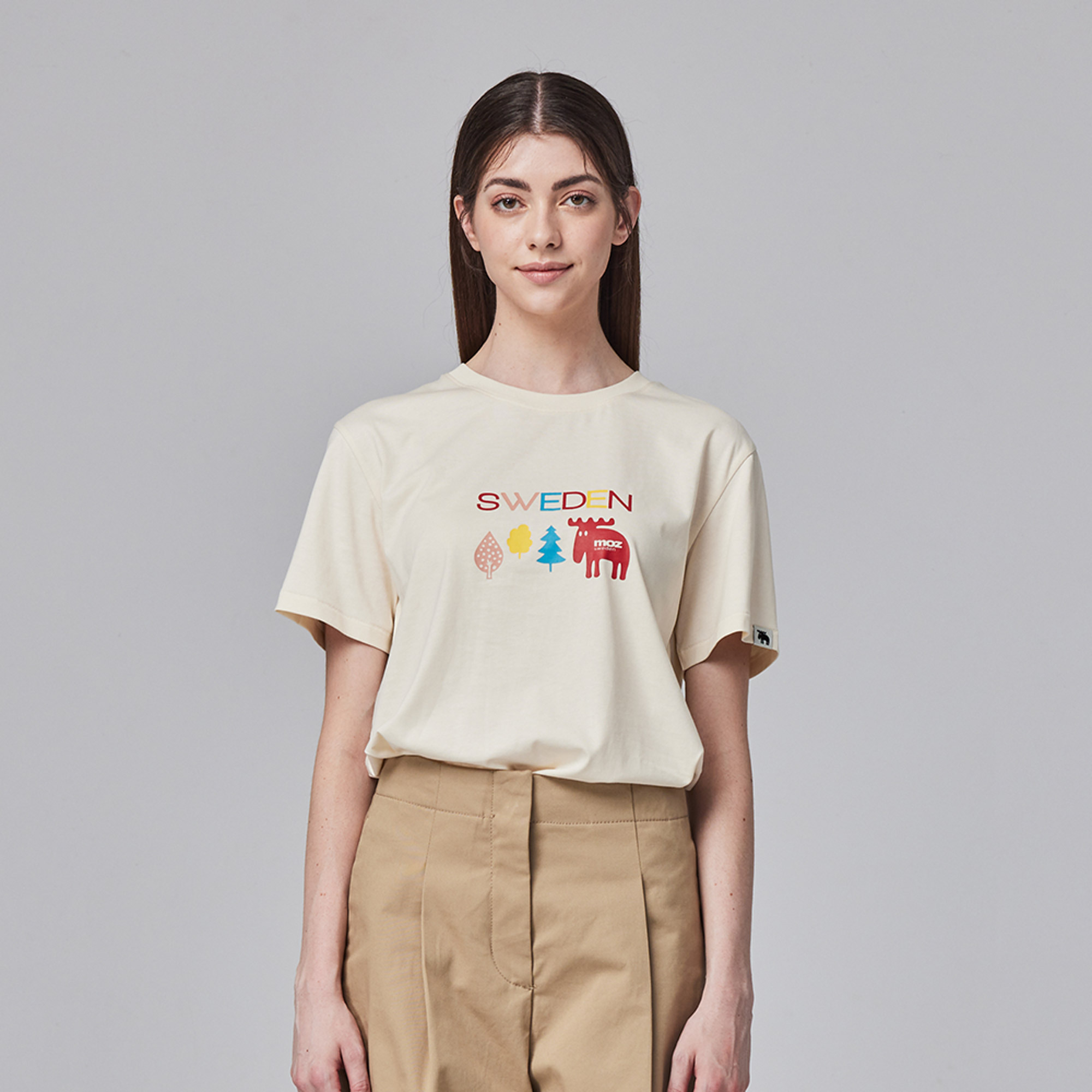 moz瑞典 森林駝鹿 舒適柔棉 100%純棉短T-奶油白(亞洲版)男女共款