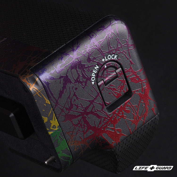 LIFE+GUARD FUJIFILM VG-GFX100 II 貼膜質感特寫，LIFE+GUARD 設計風格